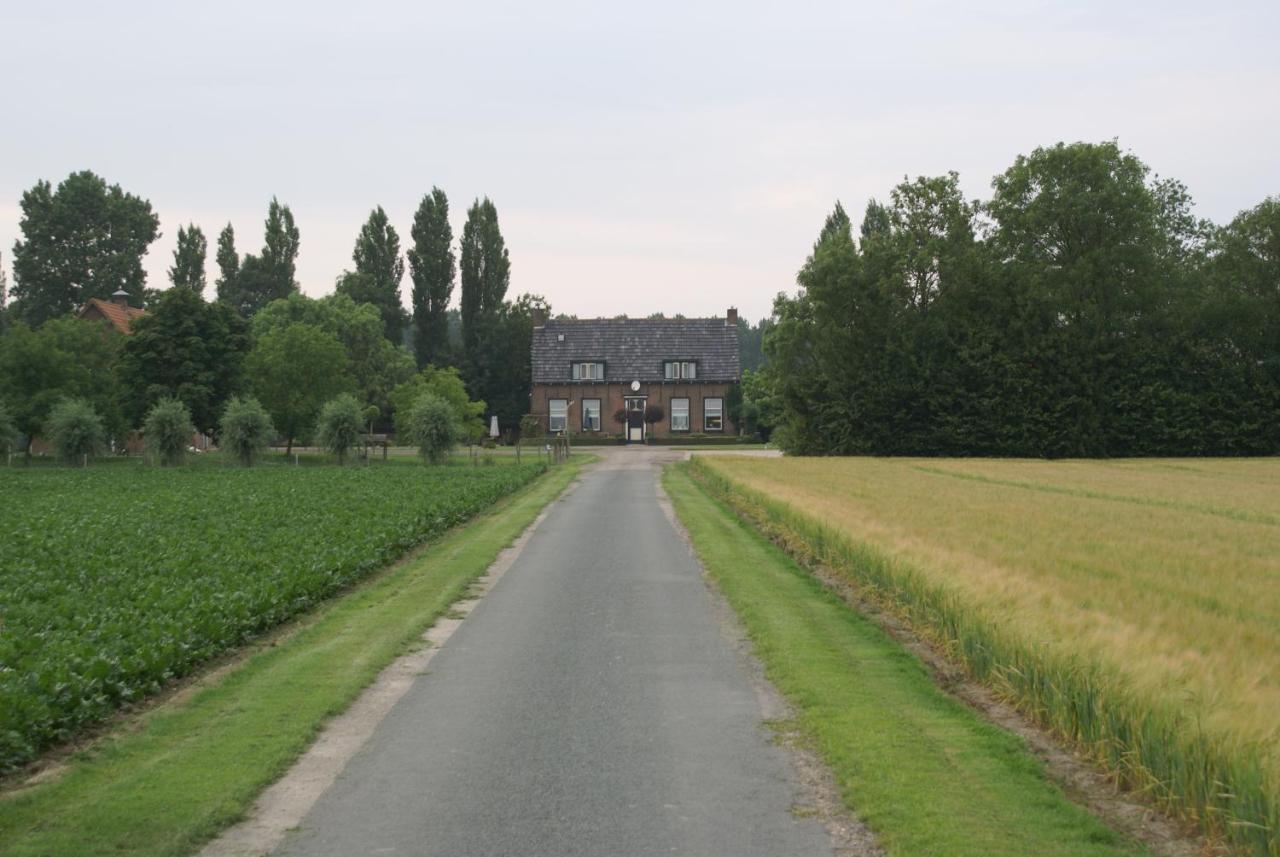Bed & Breakfast De Kienstee Schoondijke Exterior foto